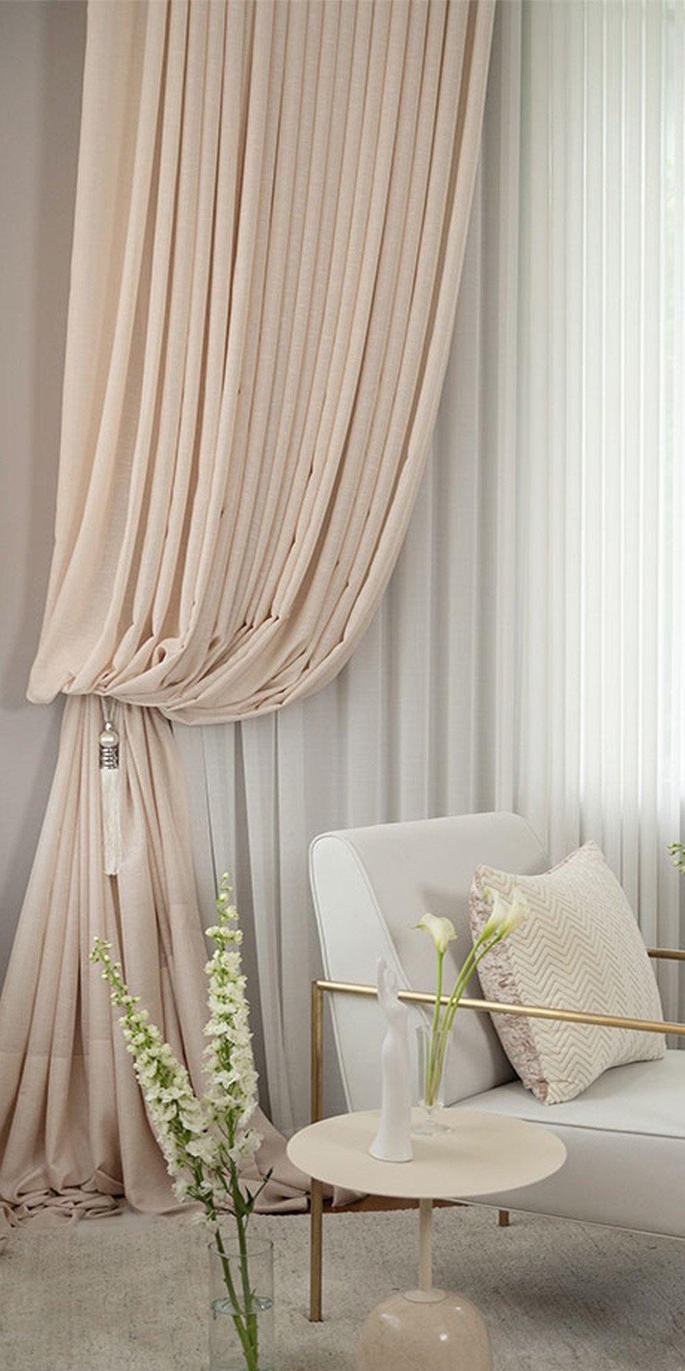 curtains_left
